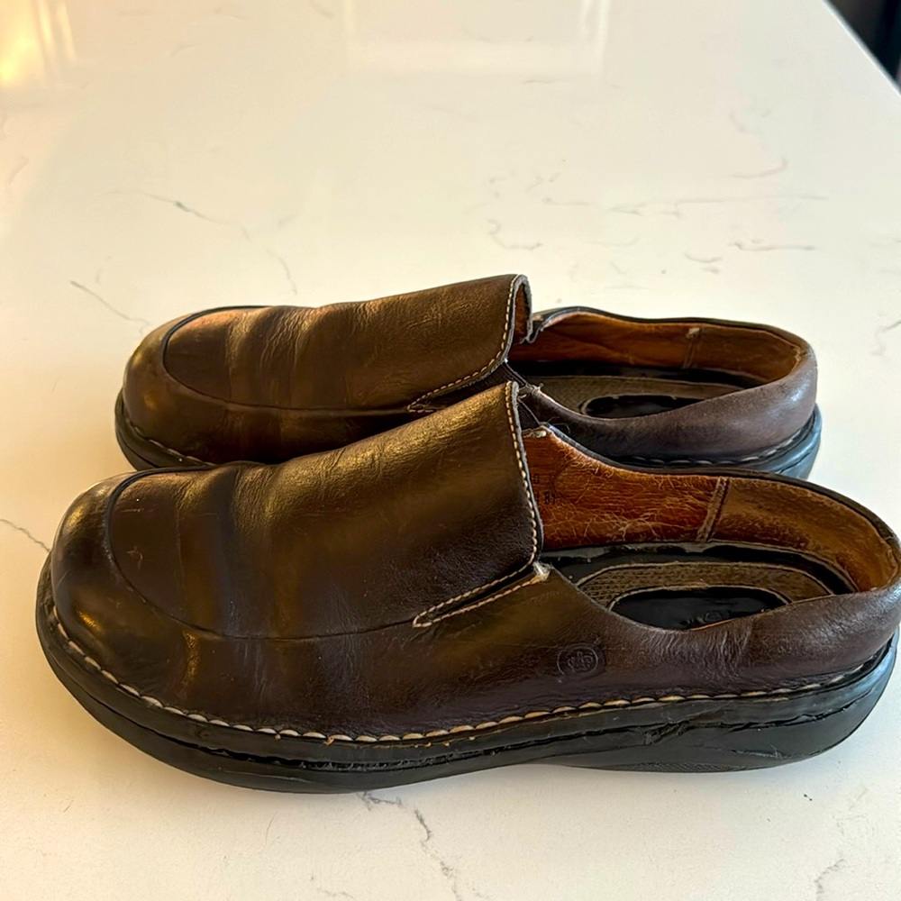Women’s size 9 Vintage Born slip-ons.